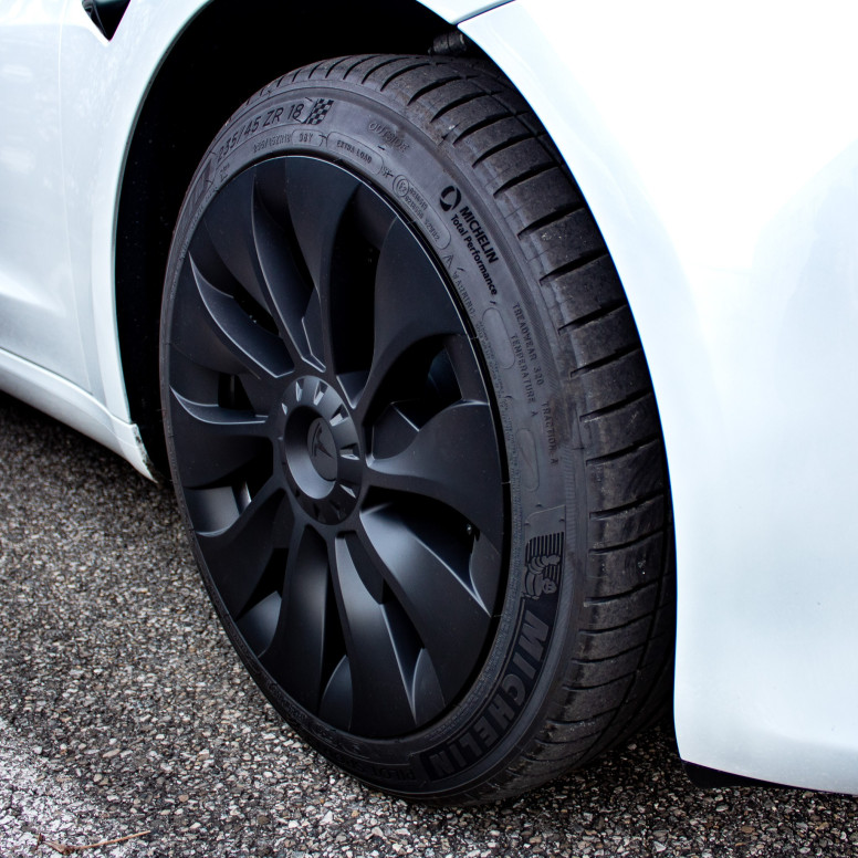 Sett med 4 stk. 18-tommers Uberturbine-felgdekk til Tesla Model 3 , 2017–2023