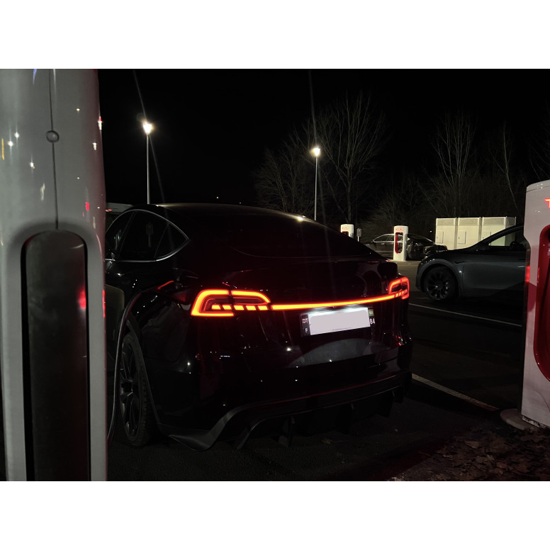 Ersättningsbakljus med LED-bar för Tesla Model 3 och Model Y