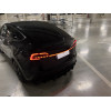 Substituição de luzes traseiras com barra LED para Tesla Model 3 e Model Y