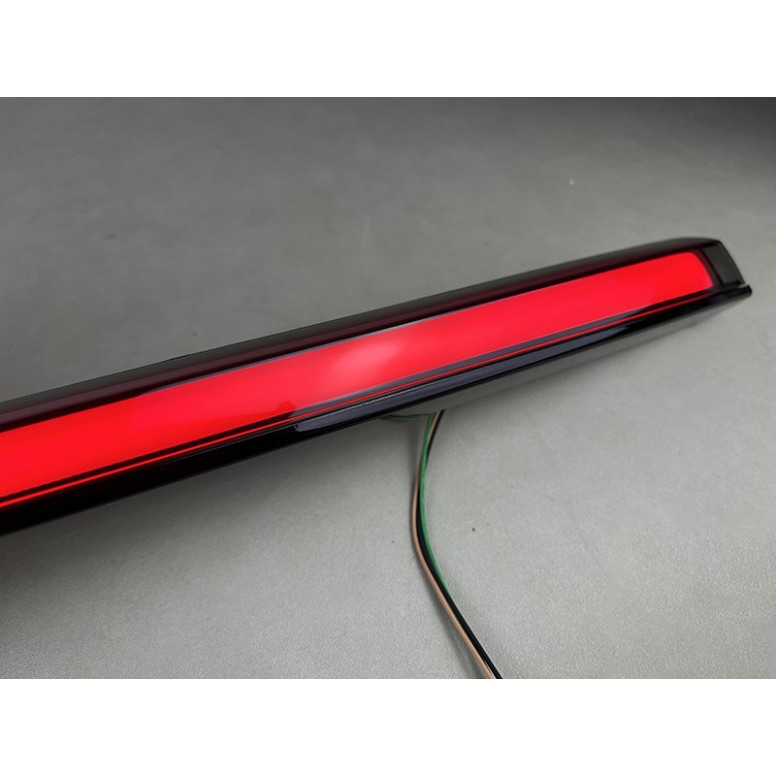 Erstatningsbaklykter med LED-bjelke til Tesla Model 3 og Model Y
