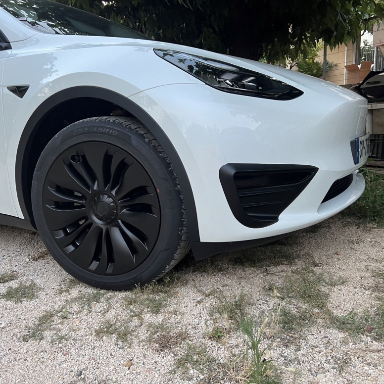 Plastová vložka s úplným prekrytím hmlového svetla pre Tesla Model Y