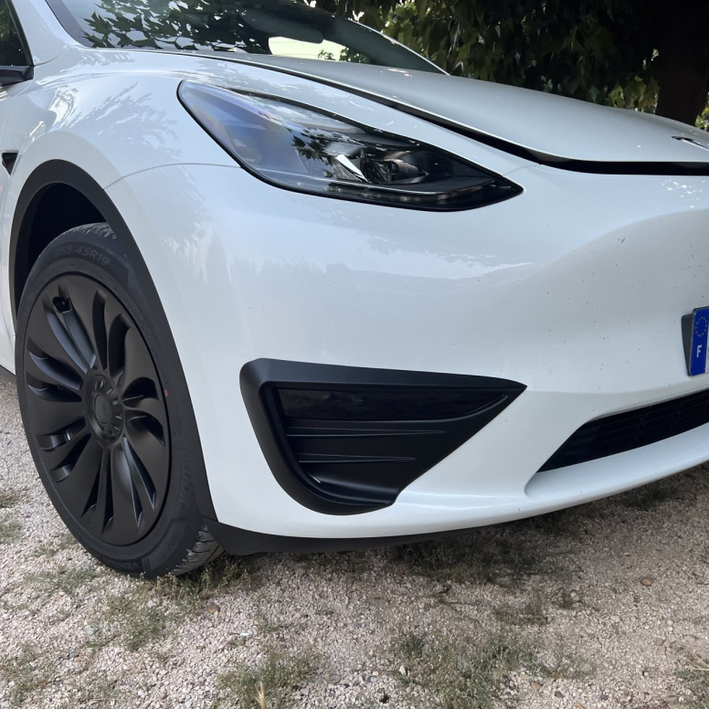 Plastová vložka s úplným prekrytím hmlového svetla pre Tesla Model Y