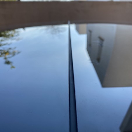 Windshield and roof seals for noise reduction - Tesla Model 3