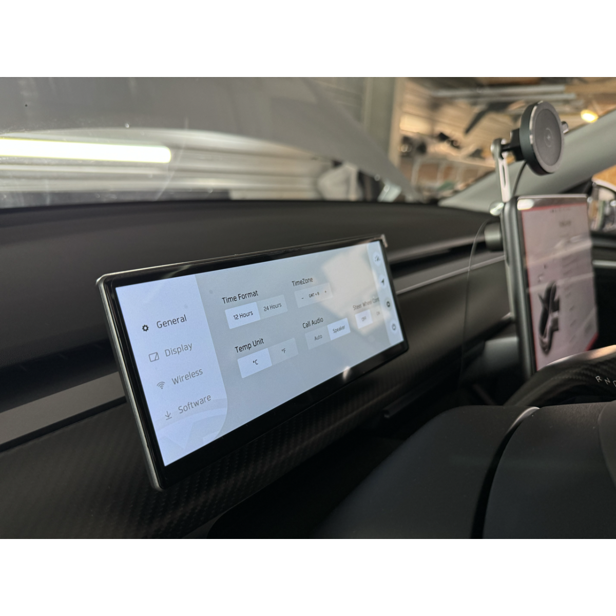 Wyświetlacz kierowcy kompatybilny z bezprzewodowym AppleCar i Android Auto do Tesla Model 3 i Model Y