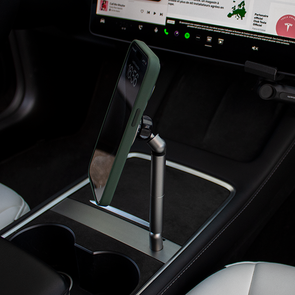 MagSafe phone holder integrated into the centre console for Tesla Model 3 and Model Y