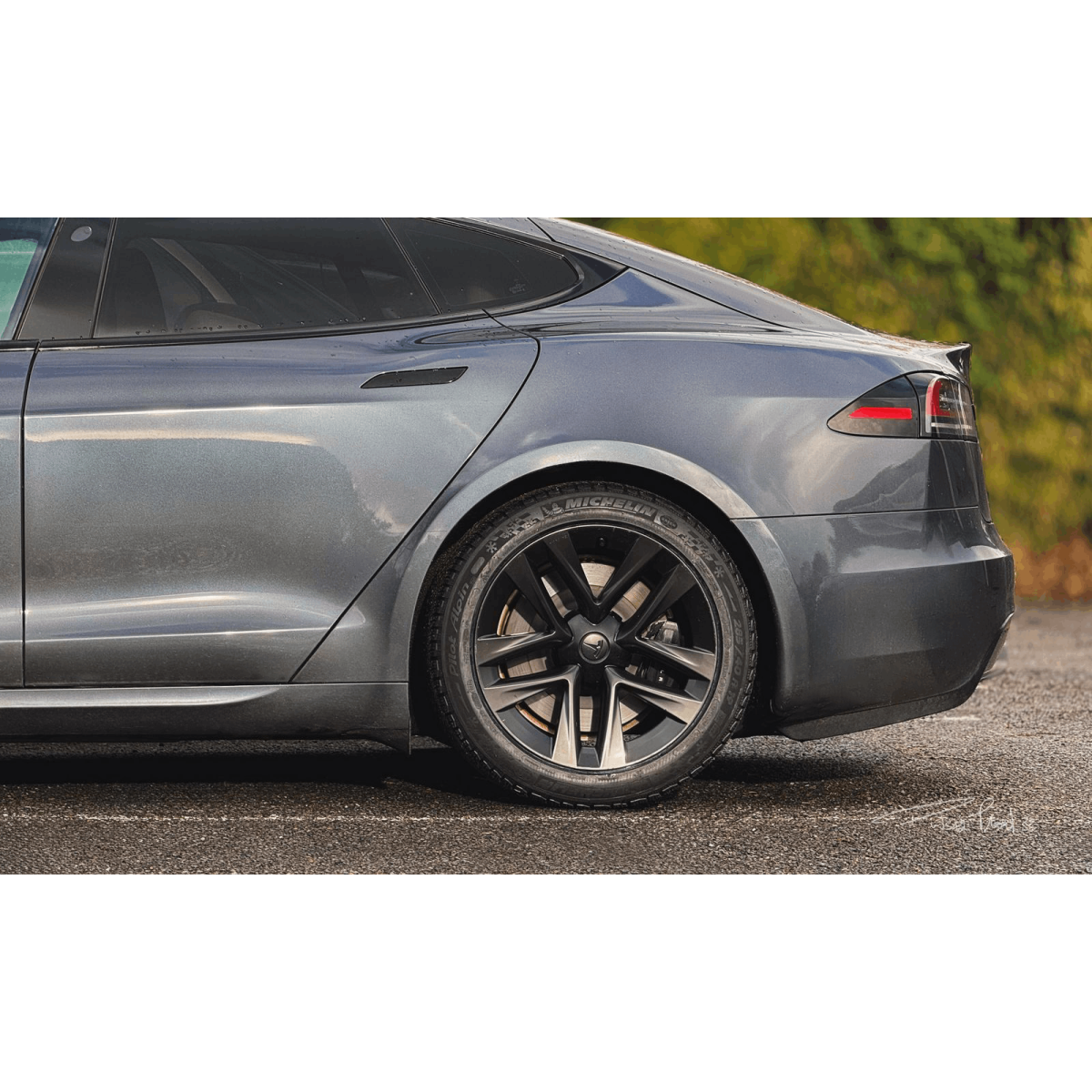 Complete winter wheels for Tesla Model S LR & Plaid - Arachnid alloy wheels with tyres (Set of 4)