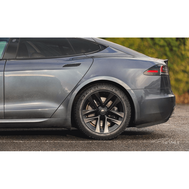 Complete winter wheels for Tesla Model S LR & Plaid - Arachnid alloy wheels with tyres (Set of 4)