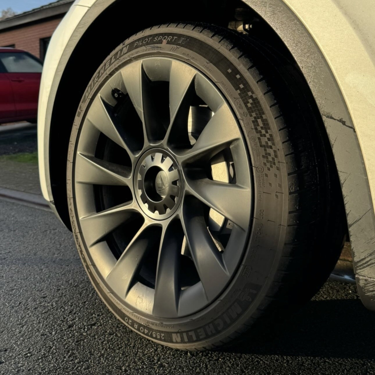 Nakładki środkowe felg Induction do Tesla Model Y