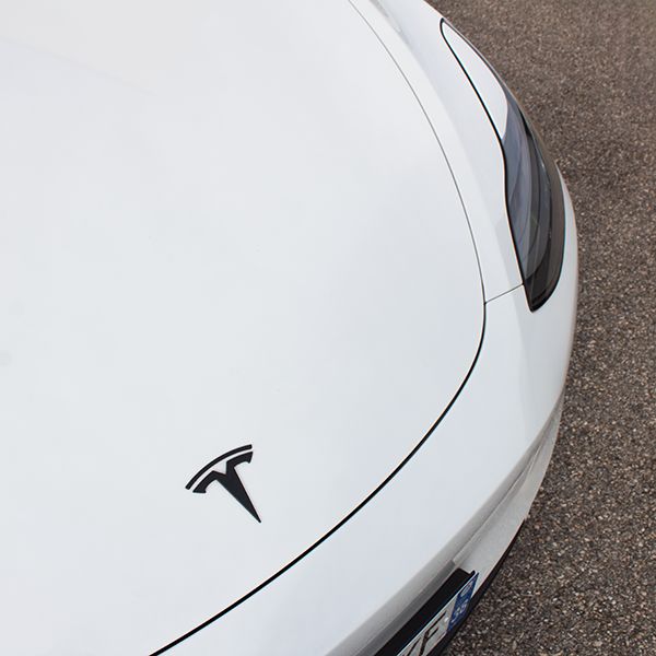 Front / Rear replacement logo kit - Tesla Model 3 and Tesla Model Y