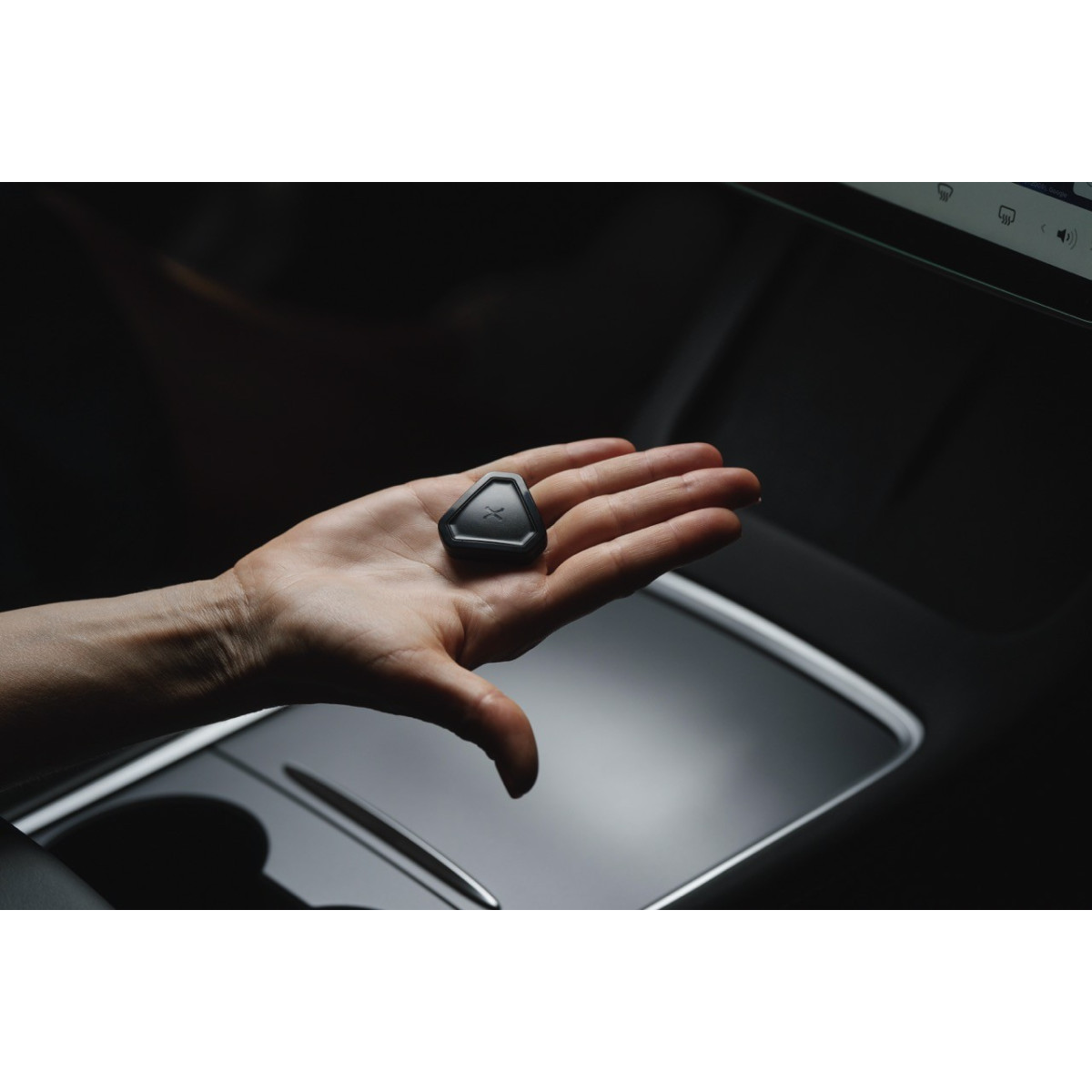 Pulsanti "S3XY" Enhance - intelligenti e ad accesso rapido per Tesla