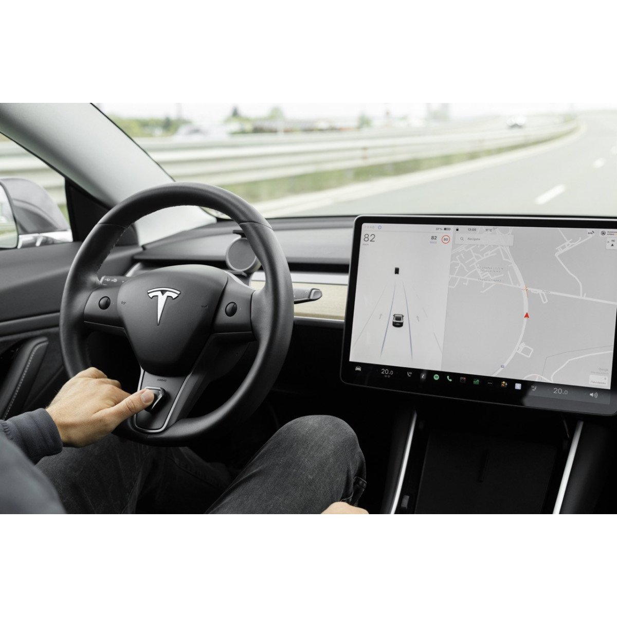 Przyciski "S3XY" Enhance - szybki, inteligentny dostęp do Tesla