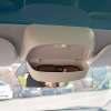 Brilleholder i taket for Tesla Model 3 og Model Y
