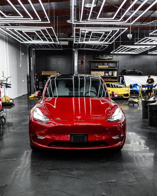 Tesla Model Y vs Model 3 Performance Varianten: Handling, Acceleration