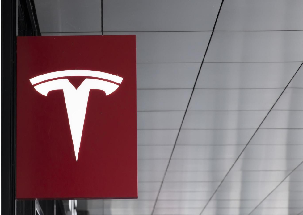 Tesla fyrer hele det amerikanske reklameteam i en ny fyringsrunde